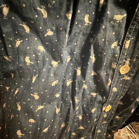 Eshakti bird print chambray button top with belt. - Picture 5 of 7